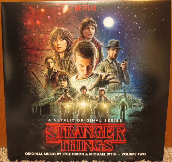 Stranger Things: Music from the Netflix Original Series -  Piano/Vocal/Guitar Songbook: Dixon, Kyle, Stein, Michael: 9781705174470:  : Books