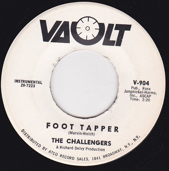 baixar álbum The Challengers - On The Move Foot Tapper