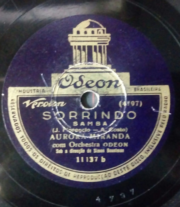 baixar álbum Aurora Miranda Com Orchestra Odeon - Fechei Meu Coração Sorrindo