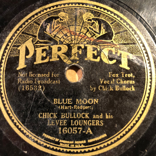 baixar álbum Chick Bullock & His Levee Loungers - Blue Moon Haunting Me