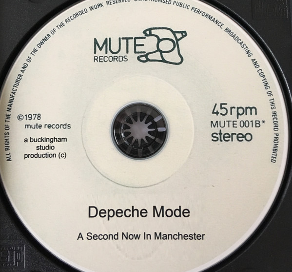 descargar álbum Depeche Mode - A Second Now In Manchester