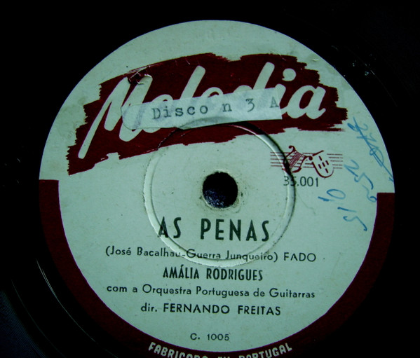 télécharger l'album Amalia Rodrigues - As Penas Perseguição