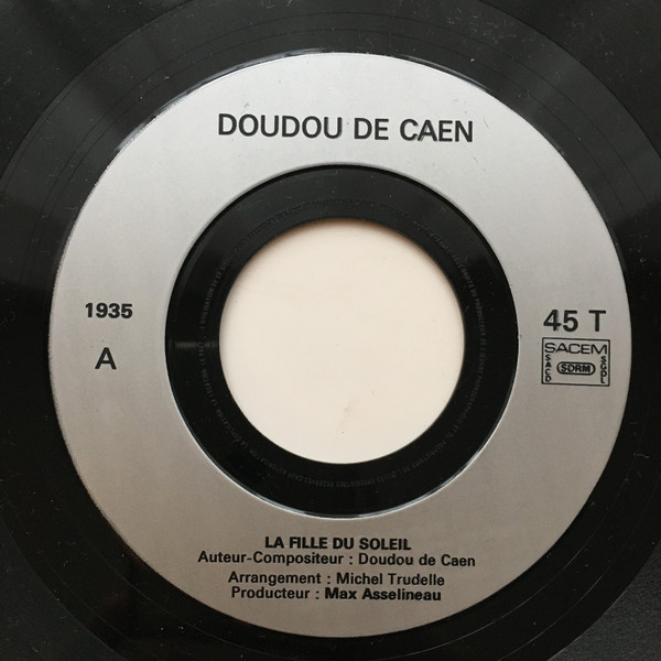 baixar álbum Doudou De Caen - La Fille Du Soleil