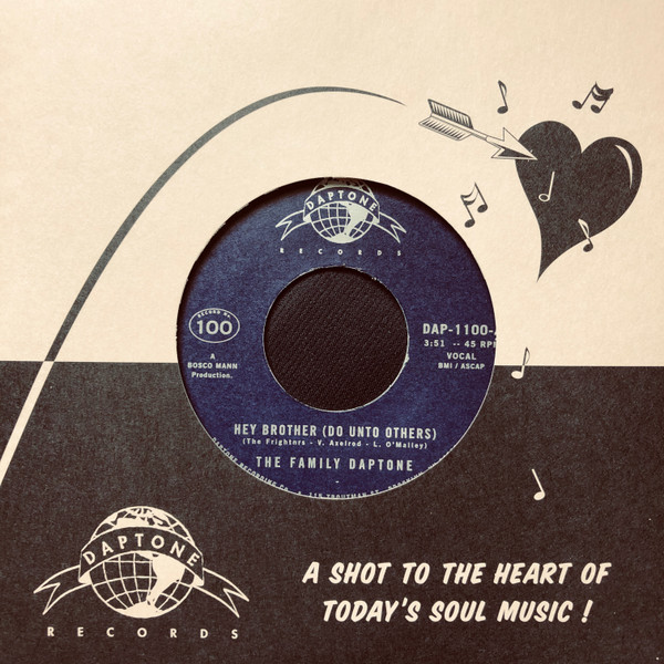 The Family Daptone / The 100 Knights Orchestra - Hey Brother (Do Unto Others) / Soul Fugue | Daptone Records (DAP-1100) - 3