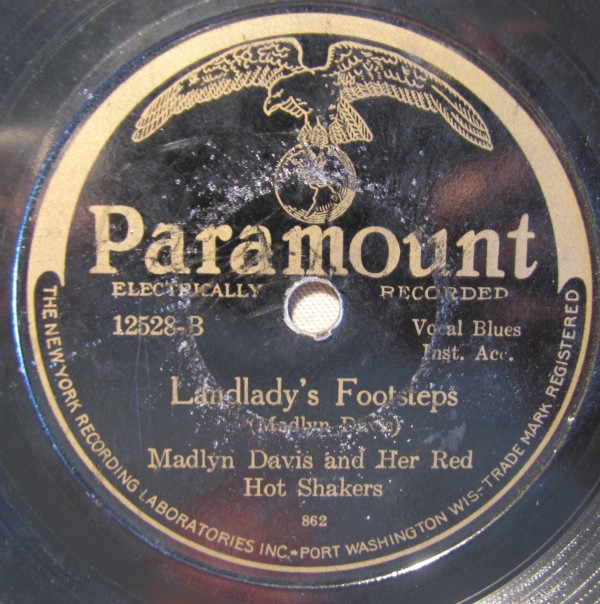 last ned album Madlyn Davis And Her Red Hot Shakers - Hurry Sundown Blues Landladys Footsteps