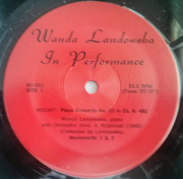 last ned album Wanda Landowska, Mozart, Bach - Wanda Landowska In Performance