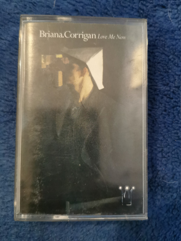ladda ner album Briana Corrigan - Love Me Now