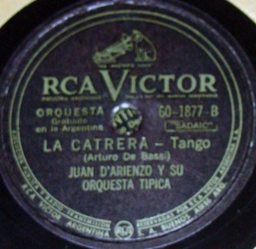 Album herunterladen Juan D'Arienzo Y Su Orquesta Típica - Si Yo La Quiero La Catrera