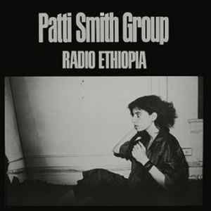 Radio Ethiopia / Patti Smith, chant | Smith, Patti (1946-....). Interprète
