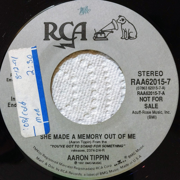 ladda ner album Aaron Tippin - She Made A Memory Out Of Me