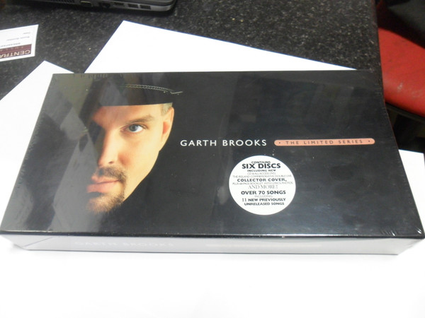 Garth Brooks Limited Series Box Set Triple G Live Gunslinger Time Traveler  850026270136