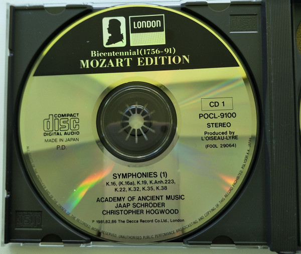 last ned album Mozart, The Academy Of Ancient Music, Jaap Schröder, Christopher Hogwood - Mozart Edition 1 Symphonies 1