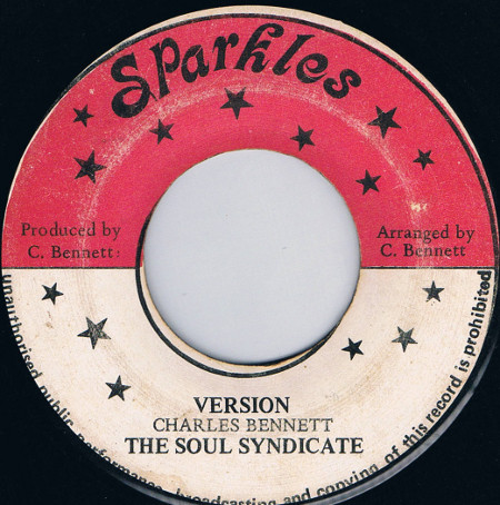 ladda ner album Charles Bennett & The Soul Syndicate - Hand In The Guns