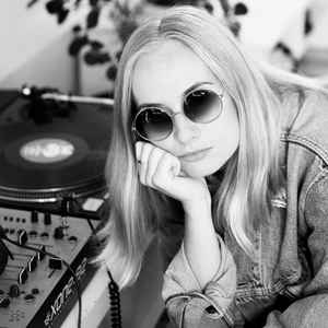 Yulia Niko on Discogs