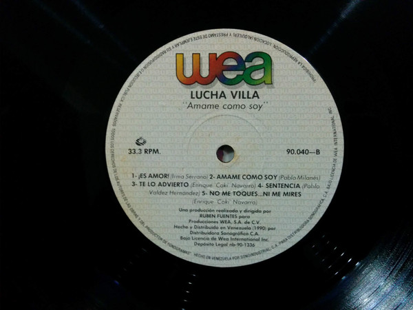 lataa albumi Lucha Villa Con El Mariachi Vargas De Tecalitlán - Amame Como Soy