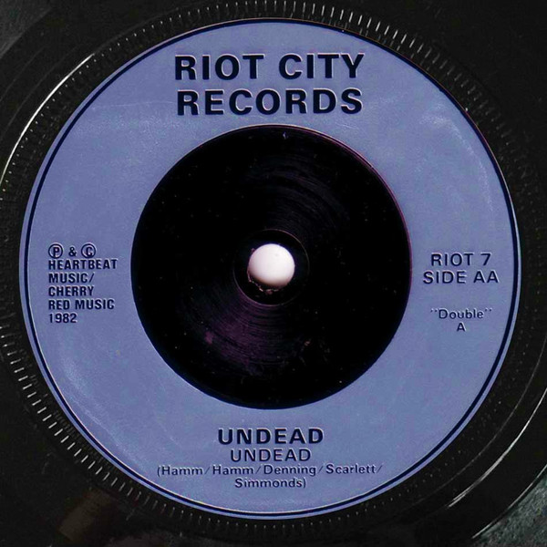 last ned album Undead - Its Corruption Undead
