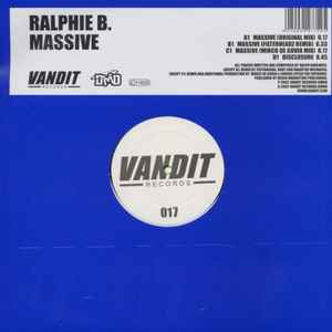 Portada de album Ralphie B - Massive