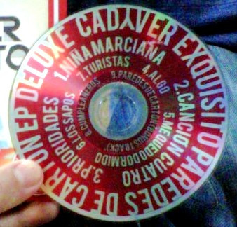 Album herunterladen Cadáver Exquisito - Paredes De Cartón