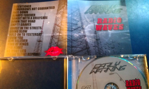 ladda ner album Early Warning - Radio Waves