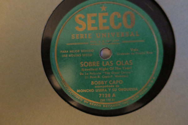 Album herunterladen Bobby Capó Acompañado De Moncho Usera Y Su Orquesta - Sobre Las Olas Gracias A Ti