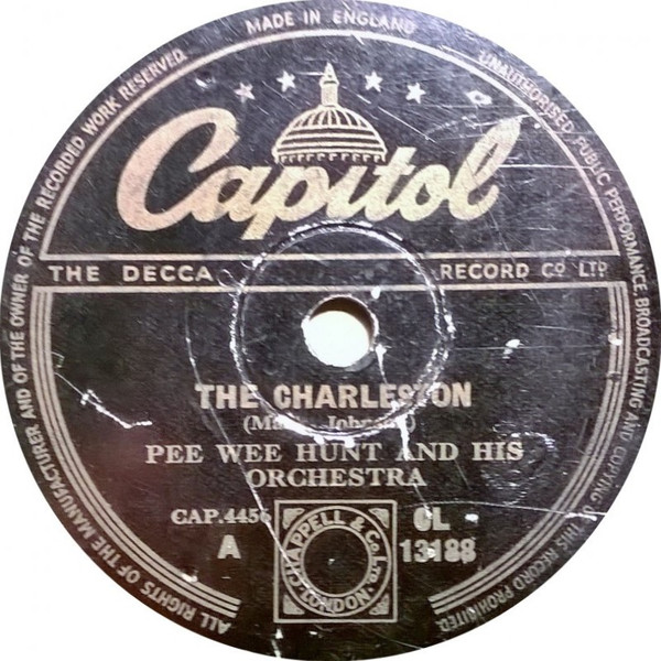 Album herunterladen Pee Wee Hunt And His Orchestra - The Charleston Bessie Couldnt Help It