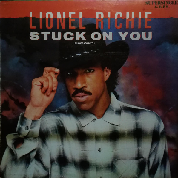 Lionel Richie - Stuck on you (Tradução)  Oh, estou partindo no trem da  meia-noite de amanhã E eu sei exatamente onde vou Eu embrulhei meus  problemas e os joguei fora Porque