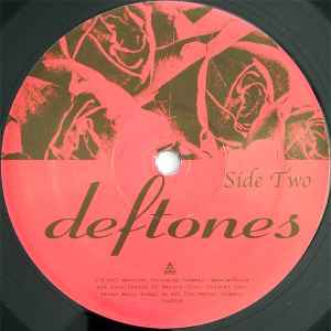 DEFTONES reeditan en LP vinilo su disco homónimo por su 20