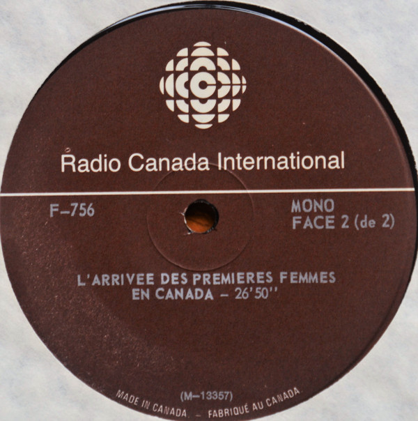 last ned album Yolande Pinard, Hélène Roy - Larrivée Des Premières Femmes En Canada