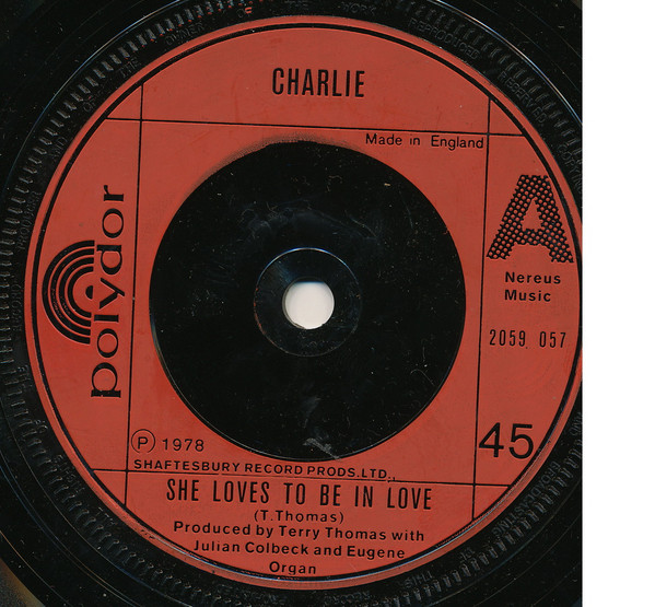 télécharger l'album Charlie - She Loves To Be In Love