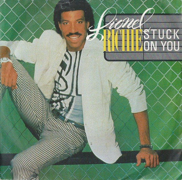 Where are my Lionel Richie fans at? #lionelrichie #stuckonyou