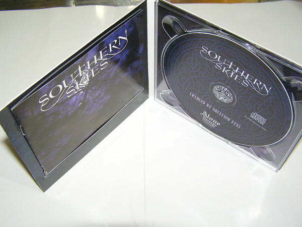 ladda ner album SOUTHERN SKIES - Cradled by Oblivion Eyes
