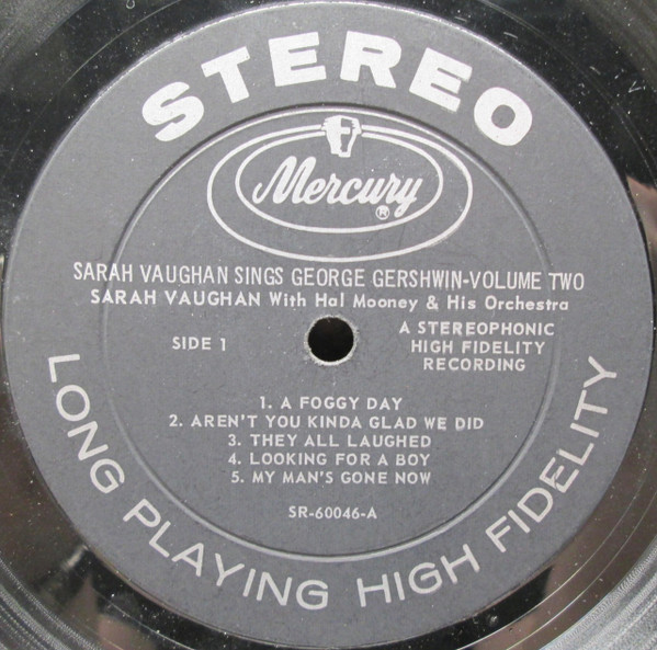 télécharger l'album Download Sarah Vaughan - Sarah Vaughan Sings George Gershwin Volume Two album
