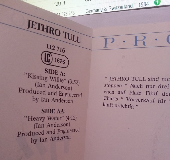 lataa albumi Jethro Tull - Kissing Willie Heavy Water
