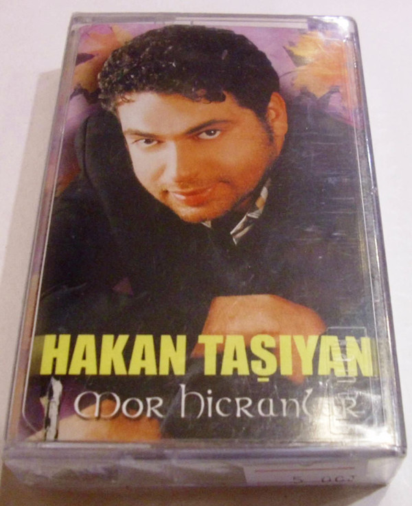 Album herunterladen Hakan Taşıyan - Mor Hicranlar