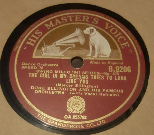 last ned album Duke Ellington And His Famous Orchestra - The Girl In My Dreams Tries To Look Like You Flamingo