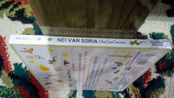 last ned album Nei Van Sória - Um Cara Comum