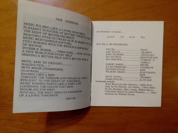 El hilo cósmico y astral de SUN RA — The Lady with the Golden Stockings (aka The Nubians of Plutonia) (1959) - Página 2 My05ODU0LmpwZWc