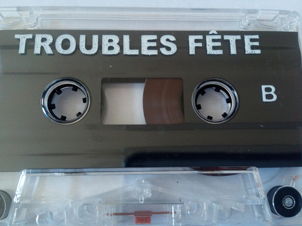 télécharger l'album Download Troubles Fete - No Use Bomb album