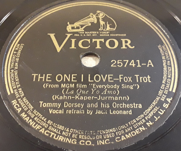 last ned album Tommy Dorsey And His Orchestra - The One I Love I Can Dream Cant I