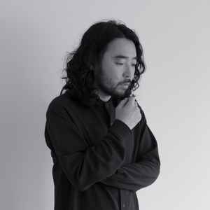 Akira Kosemura on Discogs