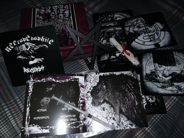 baixar álbum Hateful Blood - Raw And Violent Necromasturbation Madness Ritual Box Set