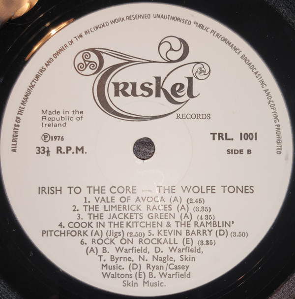 Album herunterladen Wolfe Tones - Irish To The Core