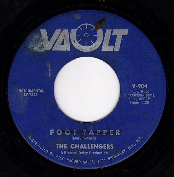 descargar álbum The Challengers - On The Move Foot Tapper