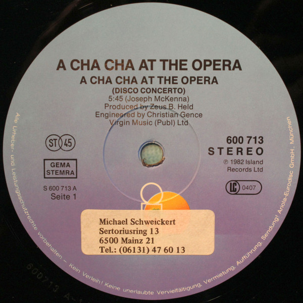 télécharger l'album A Cha Cha At The Opera - A Cha Cha At The Opera Disco Concerto