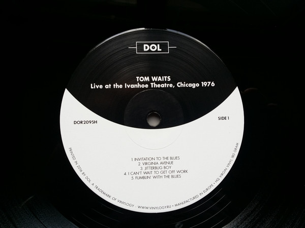 descargar álbum Tom Waits - Live At The Ivanhoe Theatre Chicago November 21 1976