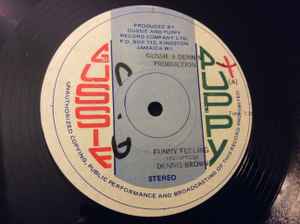 Dennis Brown – Funny Feeling / To The Foundation (1978, Vinyl