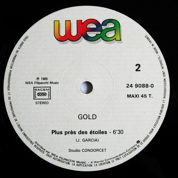 lataa albumi Gold - Plus Près Des Etoiles