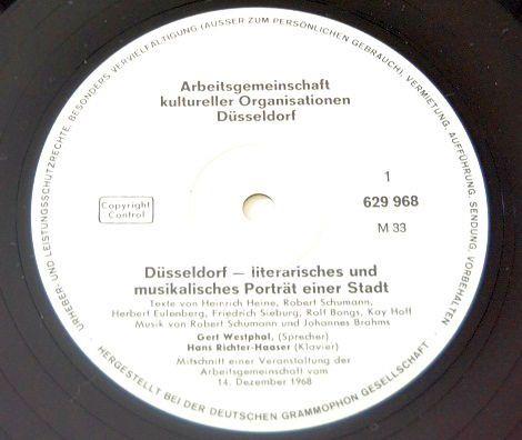 lataa albumi Various - Düsseldorf Literarisches Und Musikalisches Porträt Einer Stadt