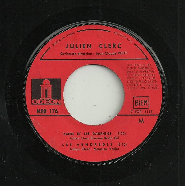 lataa albumi Julien Clerc - Le Delta Les Vendredis Yann Et Les Dauphins La Petite Sorcière Malade