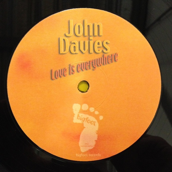 lataa albumi John Davies - Love Is Everywhere